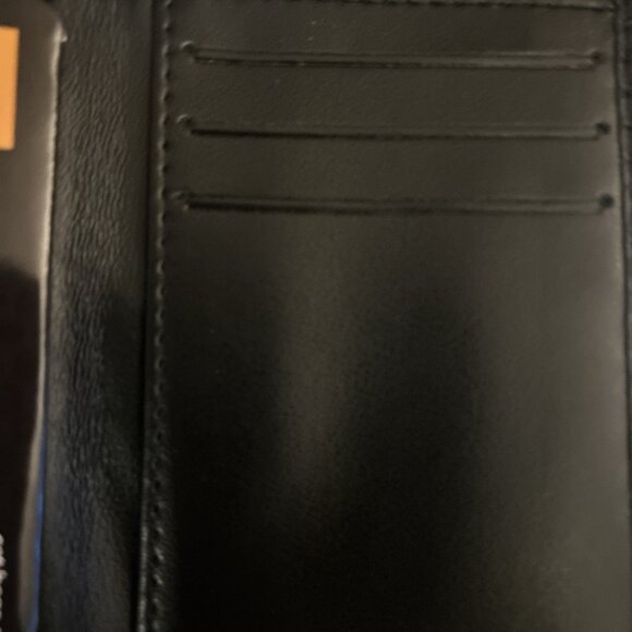 CAT caterpillar men’s black leather trifold wallet w/RFID protection shield Tin - Picture 11 of 15